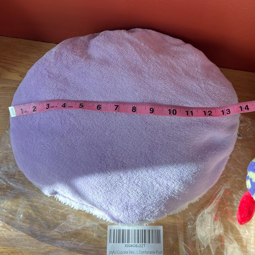 Cupcake Comfort Plush Pet Bed - 16 1/2” Diameter - Lavender 🧁NWT! - Picture 8 of 16